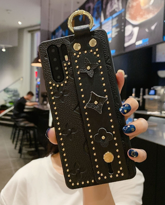 New tide brand wrist bracket for Huawei mate30 mobile phone case MATE30pro Liuding wristband mobile phone case
New tide brand wrist bracket for Huawei mate30 mobile phone case MATE30pro Liuding wristband mobile phone case