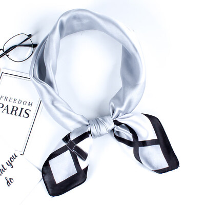 New scarf female Korean version of the small square scarf spring&autumn tide hair band female small fresh Korean professional silk scarf decorative scarf
New scarf female Korean version of the small square scarf spring&autumn tide hair band female small fresh Korean professional silk scarf decorative scarf