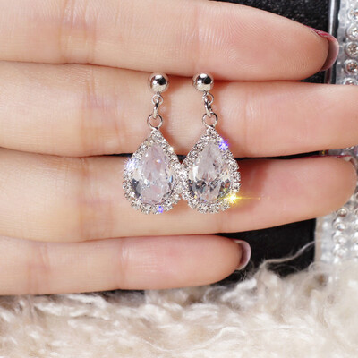 2019 new brand design minimalist gold&silver tear-shaped zircon earrings for women
2019 new brand design minimalist gold&silver tear-shaped zircon earrings for women