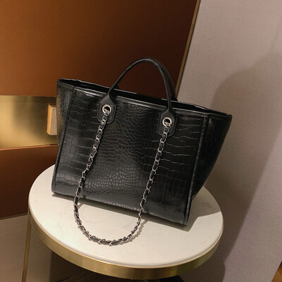 Simple handbag European&American fashion high-capacity tote bag womens bag new 2019 chain shoulder bag tide
Simple handbag European&American fashion high-capacity tote bag womens bag new 2019 chain shoulder bag tide