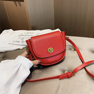Qiao Bani 2019 new South Korea ins fashion solid color simple lock saddle bag wild single shoulder diagonal handbag
Qiao Bani 2019 new South Korea ins fashion solid color simple lock saddle bag wild single shoulder diagonal handbag