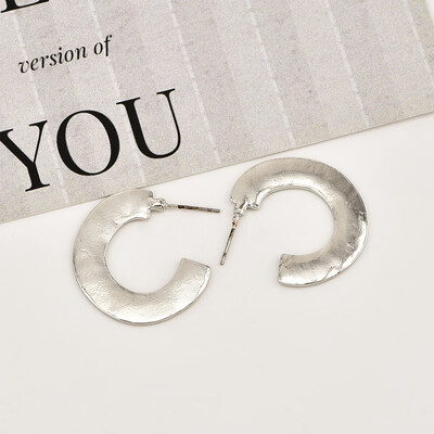 2019 new brand design C-shaped metal earrings minimalist generous creative earrings gift for women
2019 new brand design C-shaped metal earrings minimalist generous creative earrings gift for women