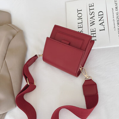 Summer Sen wide shoulder belt small square bag 2019 new foreign gas mini womens bag advanced feeling single shoulder bag slanted
Summer Sen wide shoulder belt small square bag 2019 new foreign gas mini womens bag advanced feeling single shoulder bag slanted