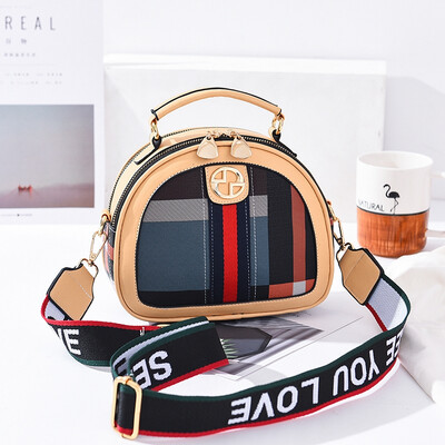 Womens new fashion Korean version of the fashion womens one shoulder slant handbag texture womens bag
Womens new fashion Korean version of the fashion womens one shoulder slant handbag texture womens bag