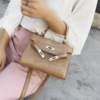 Ins super fire small bag female 2019 new tide hand shoulder bag Korean version of the wild Messenger bag retro Kelly bag
Ins super fire small bag female 2019 new tide hand shoulder bag Korean version of the wild Messenger bag retro Kelly bag