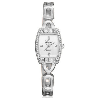 Hot Selling Women Watches Rhinestone Square Dial Fashion Ladies Quartz Wristwatch Movement Alloy Bracelet Strap Reloj Mujer
Hot Selling Women Watches Rhinestone Square Dial Fashion Ladies Quartz Wristwatch Movement Alloy Bracelet Strap Reloj Mujer