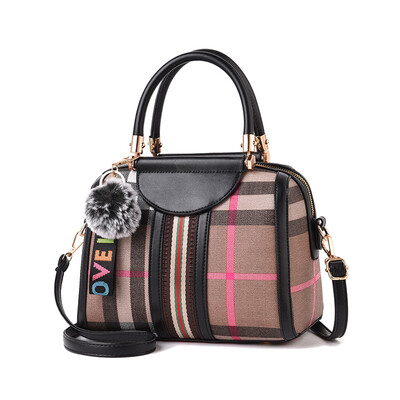 New fashion shoulder bag handbags Europe&the United States trend handbags Messenger bag small bag pillow bag check
New fashion shoulder bag handbags Europe&the United States trend handbags Messenger bag small bag pillow bag check