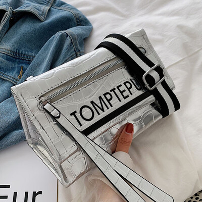 Internet red model 2019 Korean version 100 single shoulder bag personality letter wide thick belt triangle dumpling bag oblique sa
Internet red model 2019 Korean version 100 single shoulder bag personality letter wide thick belt triangle dumpling bag oblique sa