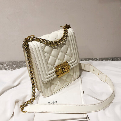 Advanced sense bag Western style female bag 2019 new Korean version of the stylish rhombic chain shoulder diagonal small square bag
Advanced sense bag Western style female bag 2019 new Korean version of the stylish rhombic chain shoulder diagonal small square bag
