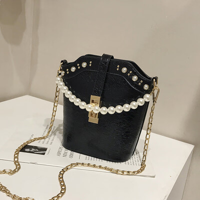 Summer laser bag new 2019 Joker Pearl handbag chic chain bucket bag womens bag Messenger bag
Summer laser bag new 2019 Joker Pearl handbag chic chain bucket bag womens bag Messenger bag
