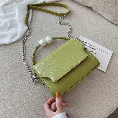 Summer texture bag chic fashion crocodile pattern small square bag new 2019 chain womens bag shoulder Messenger bag
Summer texture bag chic fashion crocodile pattern small square bag new 2019 chain womens bag shoulder Messenger bag