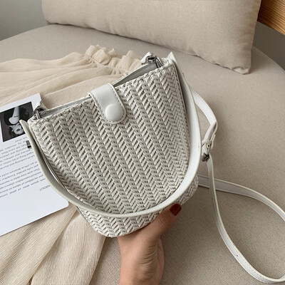 Bucket bag 2019 net red female summer shoulder portable messenger bag Korean version of Joker temperament tide
Bucket bag 2019 net red female summer shoulder portable messenger bag Korean version of Joker temperament tide