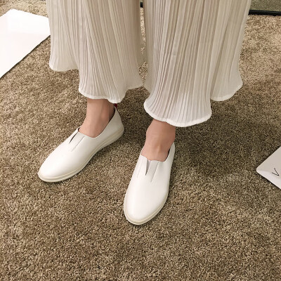 The second price is 129 yuan Summer Korean fashion flat sole shoes are breathable&easy to wear with shallow white shoes
The second price is 129 yuan Summer Korean fashion flat sole shoes are breathable&easy to wear with shallow white shoes