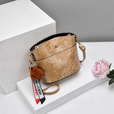 Spring ladies bag new tide simple Korean fashion ladies bag Joker texture shoulder Messenger bag
Spring ladies bag new tide simple Korean fashion ladies bag Joker texture shoulder Messenger bag