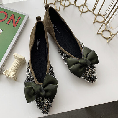 Pointed single-shoe womens spring Korean version of lady shoes hundred bright one-sided bow flat-bottomed social bean shoes
Pointed single-shoe womens spring Korean version of lady shoes hundred bright one-sided bow flat-bottomed social bean shoes