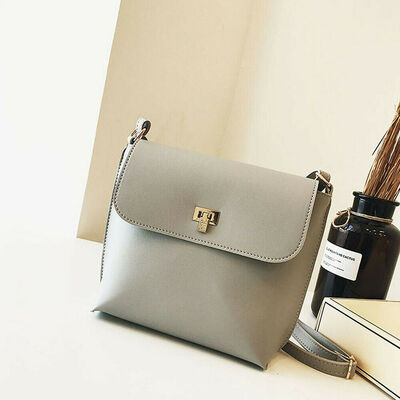 2019 New Style Solid Hasp Flap Women PU Leather Tote Purse Messenger Cross Body Handbag Lady Shoulder Bag
2019 New Style Solid Hasp Flap Women PU Leather Tote Purse Messenger Cross Body Handbag Lady Shoulder Bag