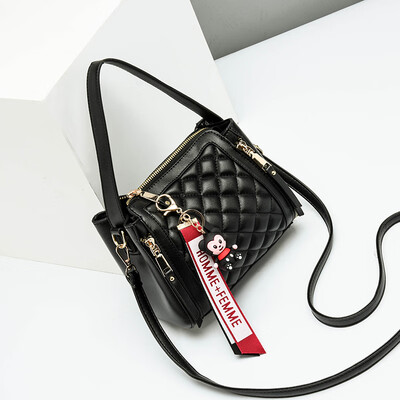 Lingge womens new Chaohan version of hand-held bucket womens bag leisure network celebrity black bag
Lingge womens new Chaohan version of hand-held bucket womens bag leisure network celebrity black bag