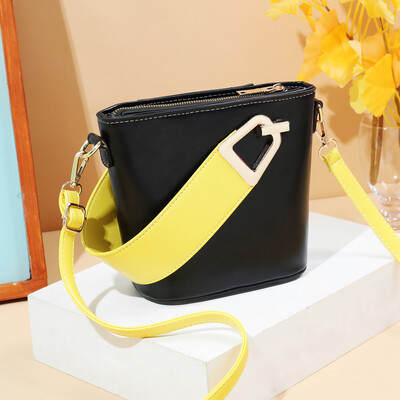 On the new womens bucket bag simple red Joker fashion small portable shoulder bag Messenger bag women