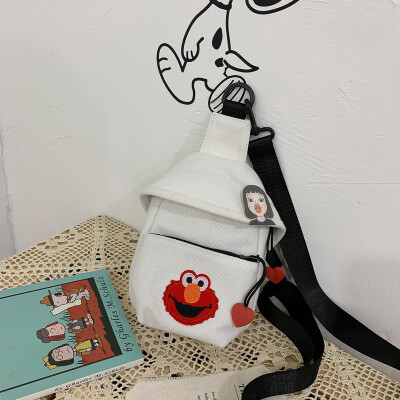 2019 new wave Korean version of the wild canvas chest bag female ins fashion casual simple Messenger bag cute small bag
2019 new wave Korean version of the wild canvas chest bag female ins fashion casual simple Messenger bag cute small bag