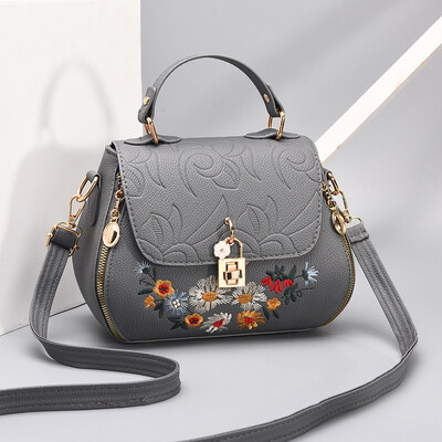 2019 spring&summer new womens bag handbag Korean version of the simple pillow bag cool tide shoulder bag Messenger bag
2019 spring&summer new womens bag handbag Korean version of the simple pillow bag cool tide shoulder bag Messenger bag