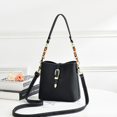 Bucket bag womens summer fashion Messenger bag ins Joker chain simple soft leather shoulder bag
Bucket bag womens summer fashion Messenger bag ins Joker chain simple soft leather shoulder bag