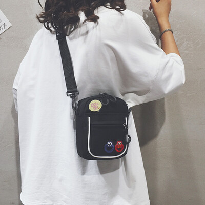 Summer small fresh canvas bag handbag 2019 new fashion shoulder bag ins super fire wild Messenger bag
Summer small fresh canvas bag handbag 2019 new fashion shoulder bag ins super fire wild Messenger bag