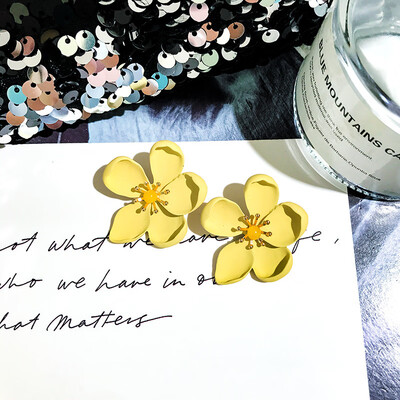 Aretes de mujer modernos 2018 Korean fashion flower earrings holiday wind earrings generous temperament gift earrings for women
Aretes de mujer modernos 2018 Korean fashion flower earrings holiday wind earrings generous temperament gift earrings for women