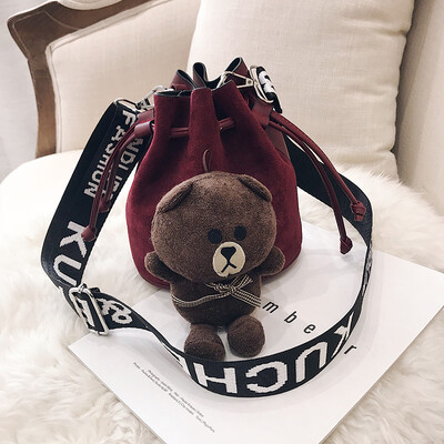 Fallwinter new bag women 2019 Korean wave Joker shoulder Messenger bag cute simple personality bear bucket bag
Fallwinter new bag women 2019 Korean wave Joker shoulder Messenger bag cute simple personality bear bucket bag