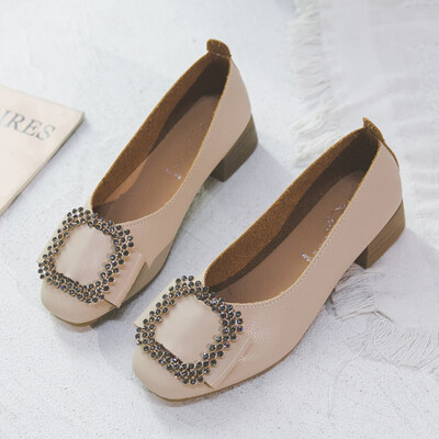 Hollow shoes women 2019 spring Joker thick heel square rhinestone shallow one pedal bean shoes summer grandma shoes tide
Hollow shoes women 2019 spring Joker thick heel square rhinestone shallow one pedal bean shoes summer grandma shoes tide