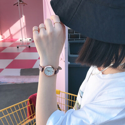 Chic Watch Female Student Simple Korean Version ulzzang Small Fresh Ribbon Round Watch Pansen Female Department
Chic Watch Female Student Simple Korean Version ulzzang Small Fresh Ribbon Round Watch Pansen Female Department
