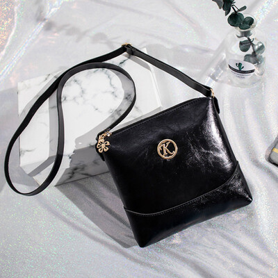 Women Luxury Leather Handbags Small Women Zippers Shoulder Bags Letter Decorate Quality Designer Female Crossbody Bag Handbags
Women Luxury Leather Handbags Small Women Zippers Shoulder Bags Letter Decorate Quality Designer Female Crossbody Bag Handbags