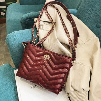 Qiao Bani 2019 new European&American style fashion embroidery line chain hippie bag shoulder diagonal tide handbags a generation
Qiao Bani 2019 new European&American style fashion embroidery line chain hippie bag shoulder diagonal tide handbags a generation