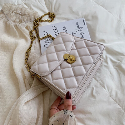 On the new female 2019 Korean style embroidered line shoulder bag summer fashion Joker slung chain small square bag
On the new female 2019 Korean style embroidered line shoulder bag summer fashion Joker slung chain small square bag