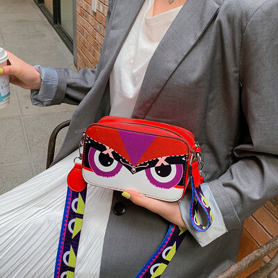 New small bag female 2019 new Korean version of the wild Messenger bag small monster Yu Di wide shoulder strap shoulder small square bag
New small bag female 2019 new Korean version of the wild Messenger bag small monster Yu Di wide shoulder strap shoulder small square bag