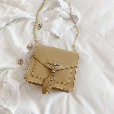 New bag handbags new 2019 solid color Korean version of the wild small square bag casual simple chain shoulder Messenger bag
New bag handbags new 2019 solid color Korean version of the wild small square bag casual simple chain shoulder Messenger bag