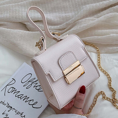 Summer on the new texture of foreign gas 2019 new womens bag fashion shoulder chain high-capacity Tote bag
Summer on the new texture of foreign gas 2019 new womens bag fashion shoulder chain high-capacity Tote bag