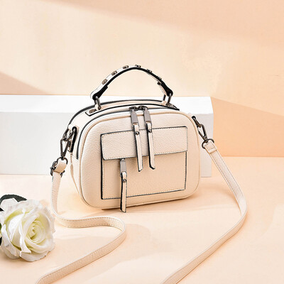 In summer the new ladiesbags are popular in Korean version The same fashion is square ladies bags with all kinds of slanting b
In summer the new ladiesbags are popular in Korean version The same fashion is square ladies bags with all kinds of slanting b