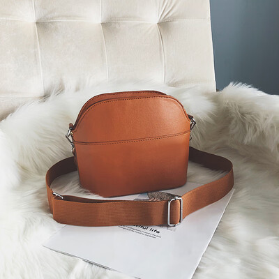 Retro small bag female 2018 autumn&winter new port wind broadband shoulder Messenger bag Korean version of the wild student bucket bag
Retro small bag female 2018 autumn&winter new port wind broadband shoulder Messenger bag Korean version of the wild student bucket bag
