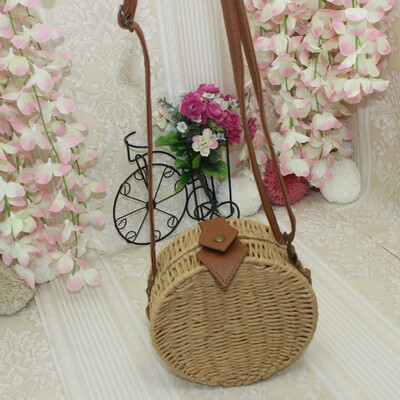 2019 Women Round Straw Bags Adjust Leather Straps Shoulder Bag Summer Bohemian Woven Handbags Beach Rattan Crossbody Bags
2019 Women Round Straw Bags Adjust Leather Straps Shoulder Bag Summer Bohemian Woven Handbags Beach Rattan Crossbody Bags