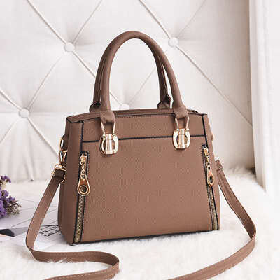 Ladies bag 2019 spring&summer new womens bag simple fashion handbags Europe&the United States trend shoulder slung killer bag
Ladies bag 2019 spring&summer new womens bag simple fashion handbags Europe&the United States trend shoulder slung killer bag