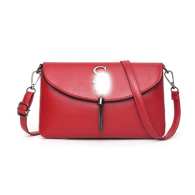 Bag female 2019 new wave Korean version of the wild Messenger bag chain bag PU leather small female bag shoulder bag personality fashion
Bag female 2019 new wave Korean version of the wild Messenger bag chain bag PU leather small female bag shoulder bag personality fashion