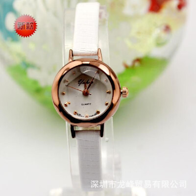 Fashionable Vintage Women Quartz Watch Fashion Watches Wristwatch with PU Strap Band
Fashionable Vintage Women Quartz Watch Fashion Watches Wristwatch with PU Strap Band
