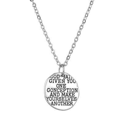 New Design Footprint Heart I Love You Nevckalce Silver Chain Necklace Pendant For Women Men Romantic Couple Statement Jewelry
New Design Footprint Heart I Love You Nevckalce Silver Chain Necklace Pendant For Women Men Romantic Couple Statement Jewelry