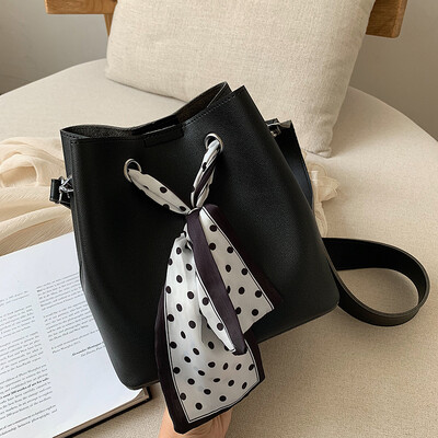 Summer scarf bag broadband simple bag womens new 2019 girls fashion shoulder slung bucket bag
Summer scarf bag broadband simple bag womens new 2019 girls fashion shoulder slung bucket bag