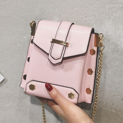 Baofu 2019 new fashion feel foreign air mobile phone bag network celebrity bag 100 lap chain single shoulder oblique satchel bag
Baofu 2019 new fashion feel foreign air mobile phone bag network celebrity bag 100 lap chain single shoulder oblique satchel bag