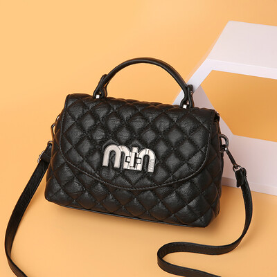 Texture bag womens bag new Chaohan version of 100 rhomboid oblique satchel personality girl bag simple portable bag
Texture bag womens bag new Chaohan version of 100 rhomboid oblique satchel personality girl bag simple portable bag