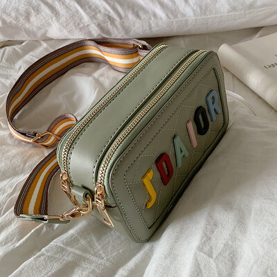 Mini bag 2019 summer fashion Lingge Joker small fresh letters bag Western style broadband Messenger bag
Mini bag 2019 summer fashion Lingge Joker small fresh letters bag Western style broadband Messenger bag