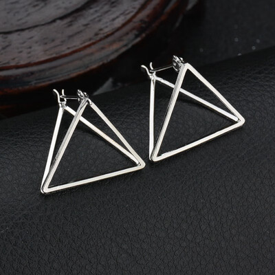 EK175 European Fashion Exaggerated 3D Triangle Hollow Cubic Stud Earrings for Women Party Sexy Club Jewelry Bijoux Punk Brincos
EK175 European Fashion Exaggerated 3D Triangle Hollow Cubic Stud Earrings for Women Party Sexy Club Jewelry Bijoux Punk Brincos