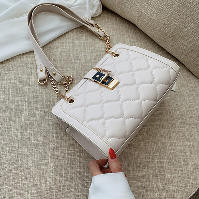 Small fragrance summer bag female 2019 new wave Korean version of the wild single shoulder slung fashion lock casual saddle bag
Small fragrance summer bag female 2019 new wave Korean version of the wild single shoulder slung fashion lock casual saddle bag