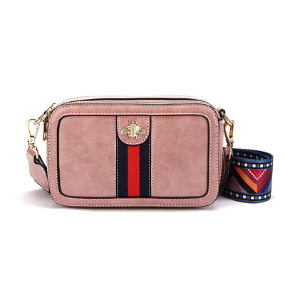 Wide shoulder strap contrast color shoulder bee camera bag handbags new 2019 net red with the same paragraph fashion slung small square bag
Wide shoulder strap contrast color shoulder bee camera bag handbags new 2019 net red with the same paragraph fashion slung small square bag